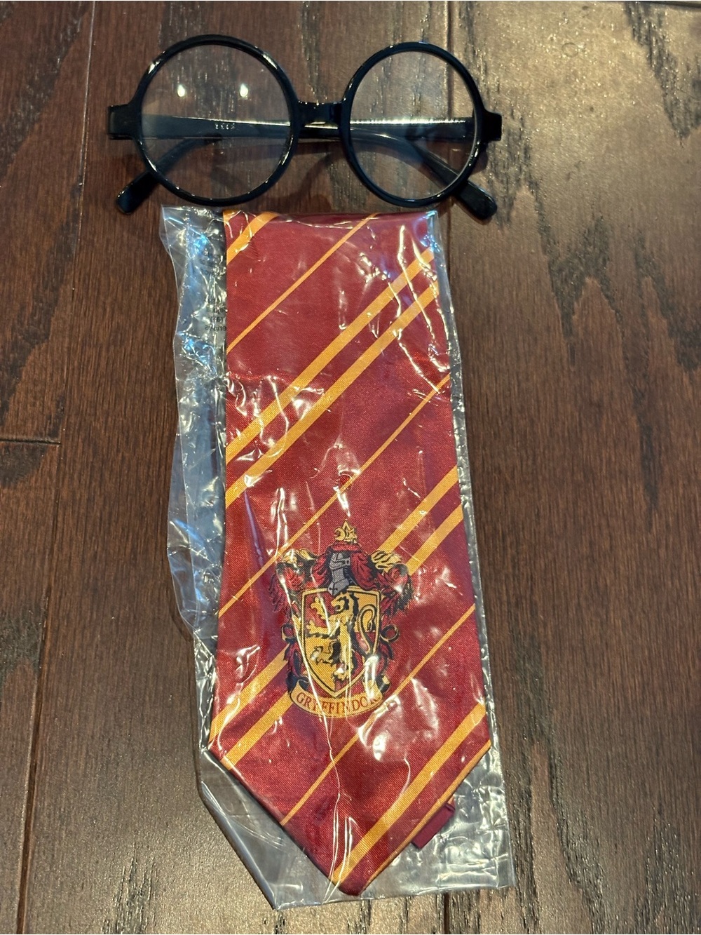 Harry Potter Halloween Costume Set Glasses & Gryffindor Tie By Disguise One Size